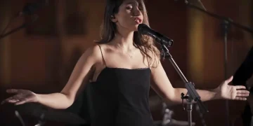 Iran : une chanteuse condamnée à 74 coups de fouet pour avoir chanté sans voile