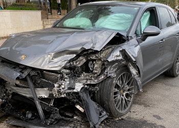 Quand un gardien de voitures se prend pour un pilote : une Porsche neuve réduite à l’état d’épave