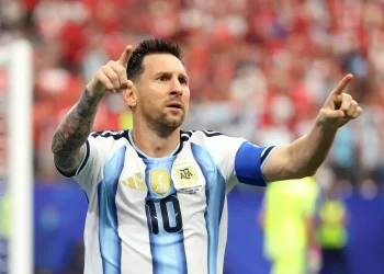 Messi, l’éternel bourreau des filets : un doublé historique qui propulse l’Argentine