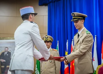 Moulay El Hassan préside la sortie d’une nouvelle génération d’officiers supérieurs marocains et étrangers