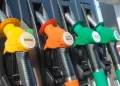 Carburants au Maroc : le baril baisse, mais pourquoi les prix à la pompe restent-ils si élevés ?