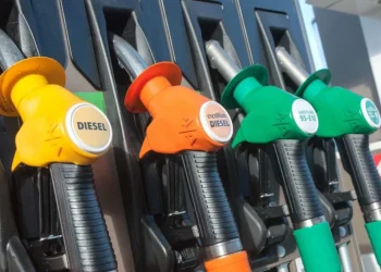 Carburants au Maroc : le baril baisse, mais pourquoi les prix à la pompe restent-ils si élevés ?