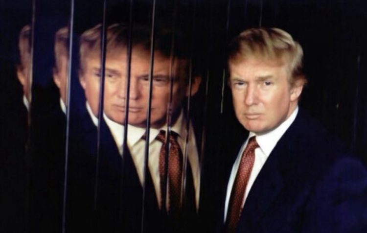 Trump se prend pour James Bond sur les réseaux - 1