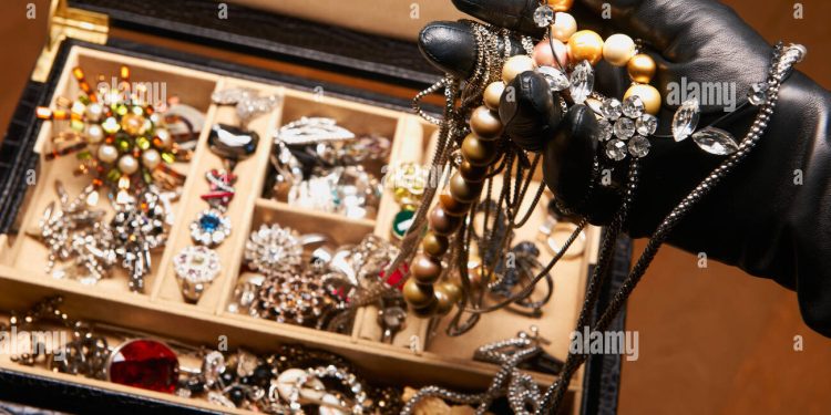 Cambriolage chez une chanteuse marocaine : la trahison venue de l’intérieur coûte 8 ans de prison à une employée