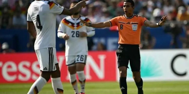 L&rsquo;Allemagne accuse l&rsquo;arbitre marocain Jalal Jayed après son élimination face au Paraguay