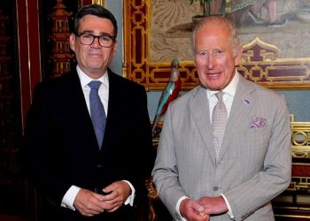 Andy Burnham nommé Premier ministre du Royaume-Uni par le Roi Charles III