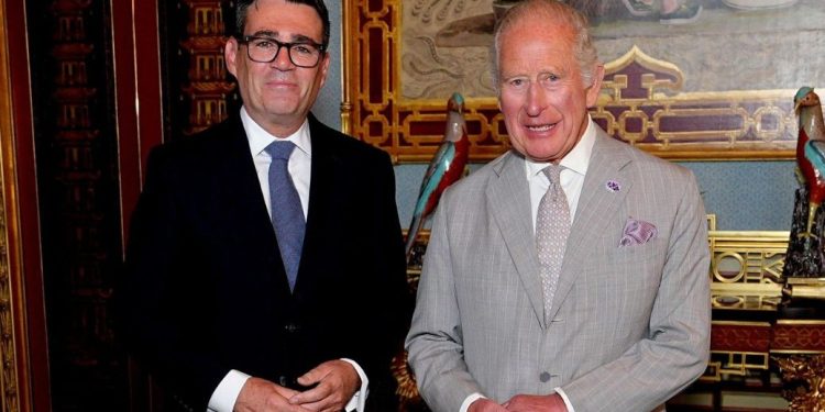 Andy Burnham nommé Premier ministre du Royaume-Uni par le Roi Charles III