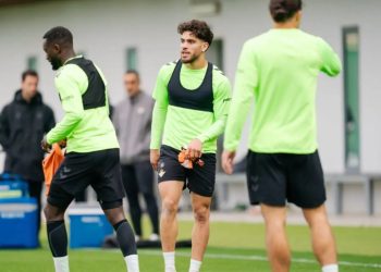 Abdessamad Ezzalzouli reprend l’entraînement avec le Real Betis après sa blessure au genou