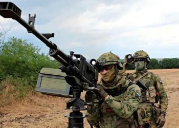 Les forces russes avancent en Ukraine : deux villes tombent, deux navires visés