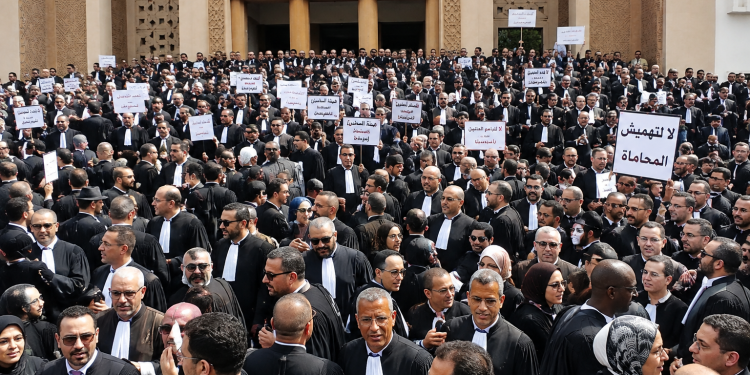 Paralysie des tribunaux: un geste royale en vue ?
