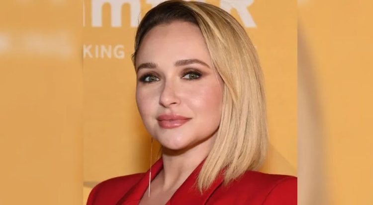 Hayden Panettiere - 1