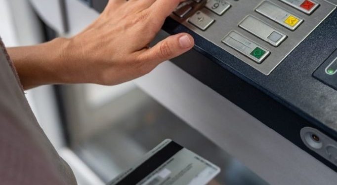 Casablanca : condamnée après qu’un guichet a avalé la carte d’un client