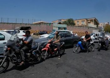 Téhéran sous tension : files d&rsquo;attente monstres et peur de la pénurie de carburant