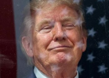 Donald Trump affirme que l&rsquo;Iran « s&rsquo;effondre » avant de nouvelles sanctions