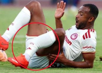 Ayoub El Kaabi victime d&rsquo;une fracture effroyable de la jambe