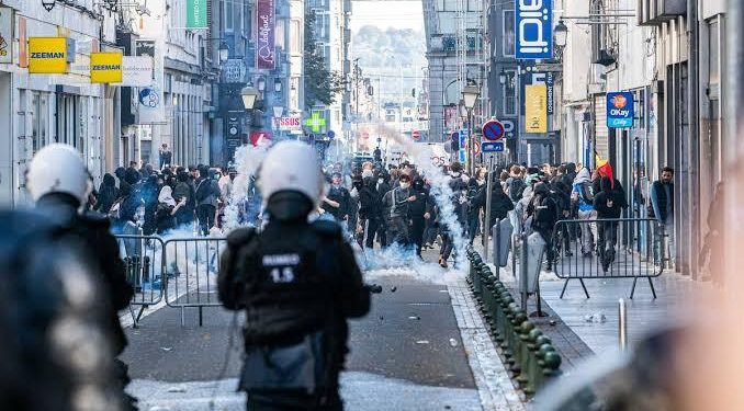 Après la France, la Belgique : la colère des jeunes franchit les frontières