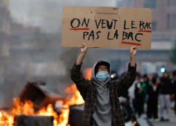 France : environ 400 lycées fermés après des violences