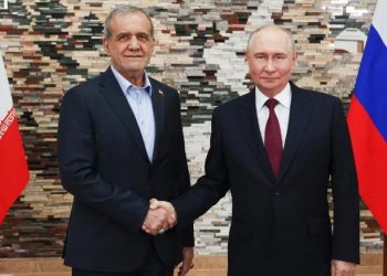 Poutine reçoit le président iranien Pezeshkian à Moscou