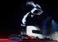 Tesla Roadster : la voiture « volante » d&rsquo;Elon Musk fait débat